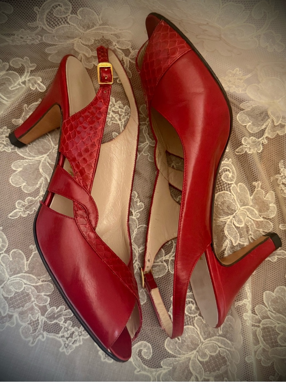FERRAGAMO Red Leather Slingback Heels with Textured Panels - Picture 9 of 10